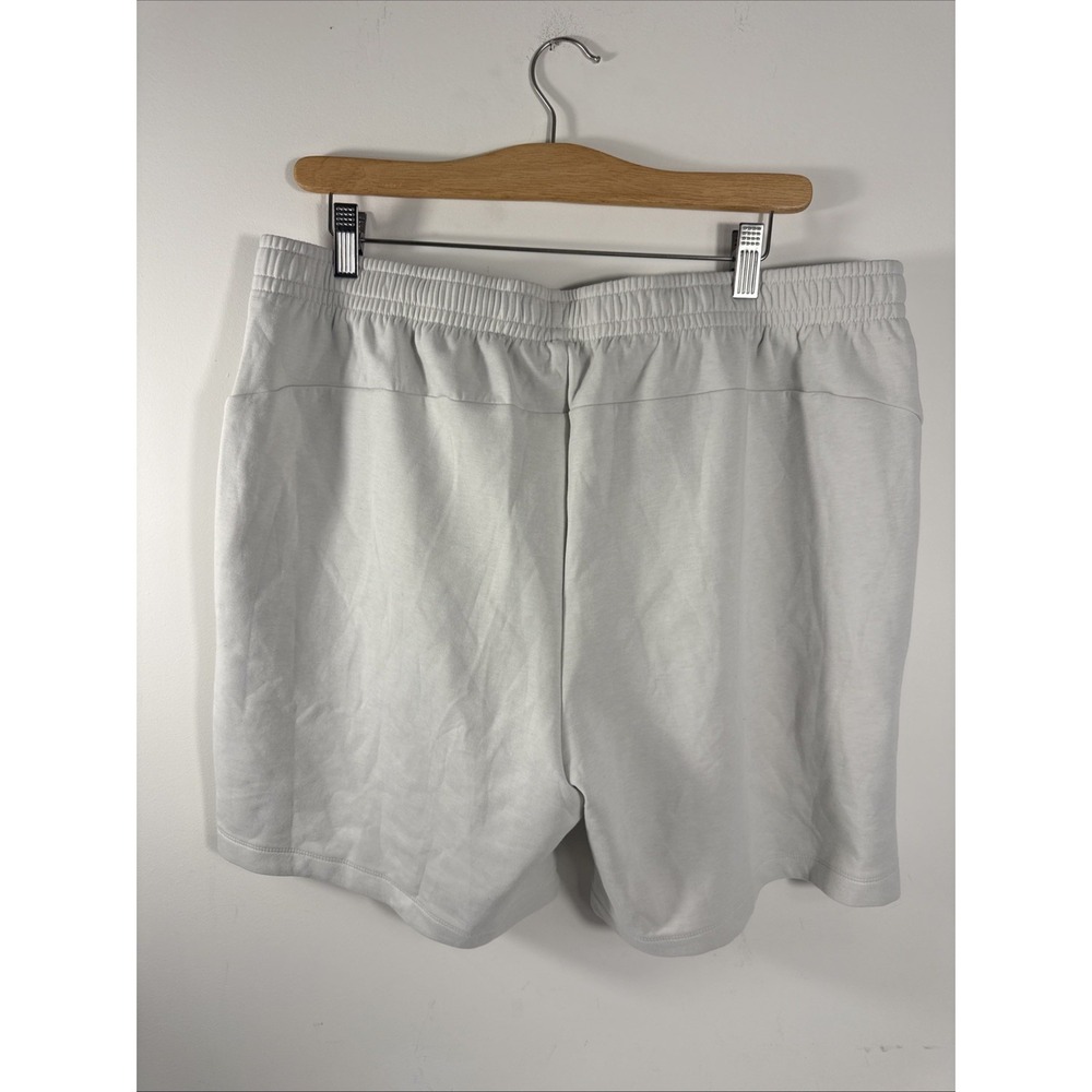 Under Armour Unstoppable F.I.C. Athletic Shorts XL Ivory Zippered Pocket
